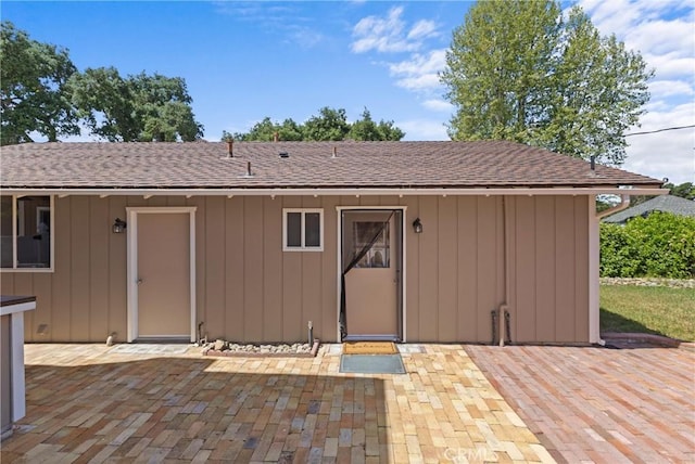 9019 San Gabriel Rd, Atascadero, CA 93422 - back of property featuring a patio area and roof with shingles