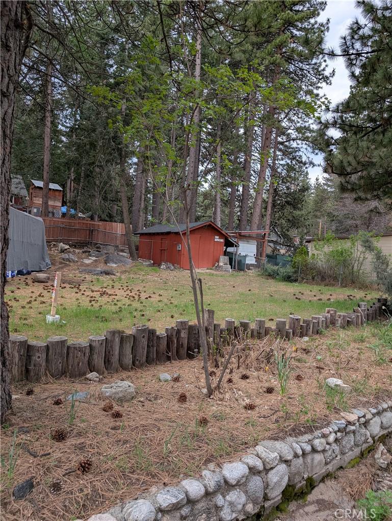 2564 Spring Dr, Running Springs, CA 92382