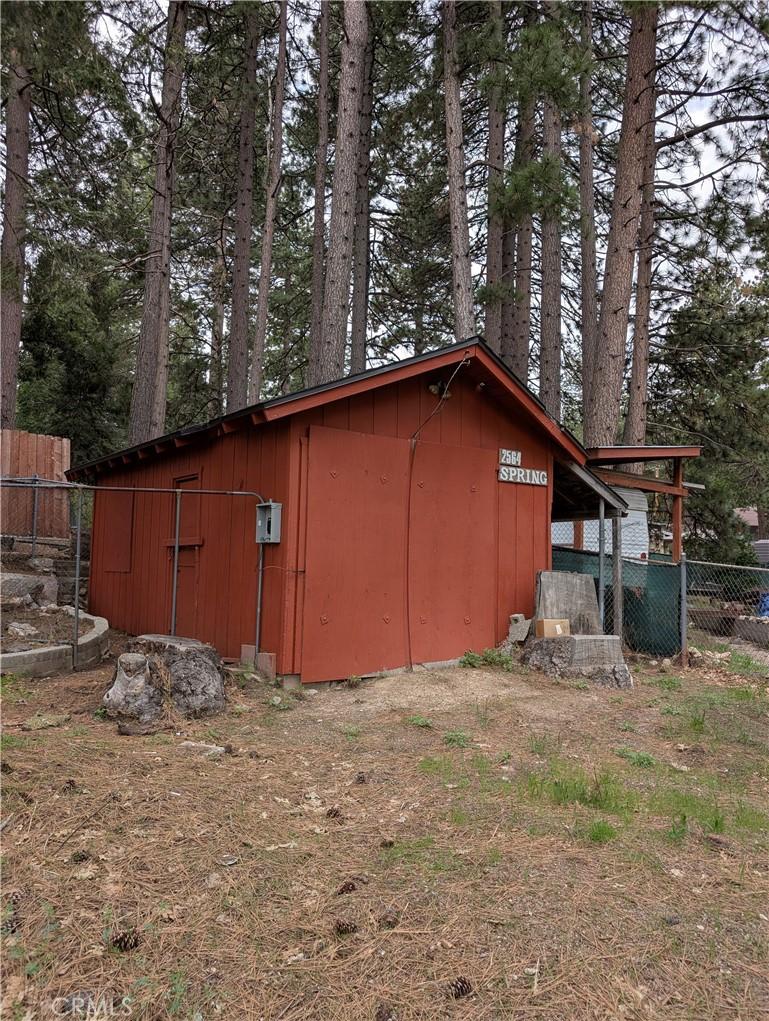 2564 Spring Dr, Running Springs, CA 92382