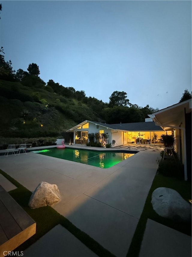 28715 Crestridge Rd, Rancho Palos Verdes, CA 90275 - outdoor pool featuring a patio area