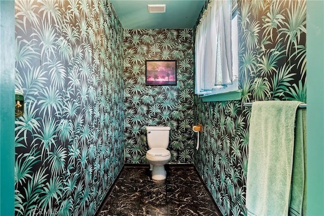 5145 Northfork Pl, Paso Robles, CA 93446 - bathroom with wallpapered walls, toilet, and baseboards