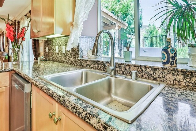 13910 Mountain View Pl, Sylmar, CA 91342 - photo 24