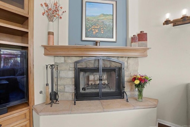 2217 Corte, San Simeon, Chula Vista, CA 91914 - detailed view of a fireplace and baseboards