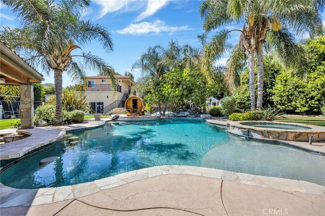 2117 Brittany Park Rd, Camarillo, CA 93012 - view of swimming pool featuring a pool with connected hot tub