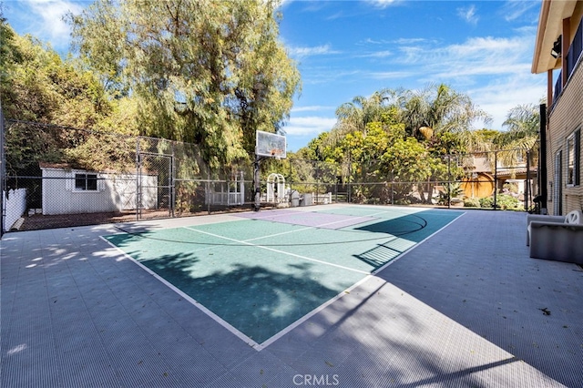 2117 Brittany Park Rd, Camarillo, CA 93012 - view of sport court featuring basketball hoop and fence
