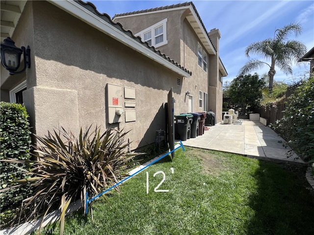 view of yard with a patio area