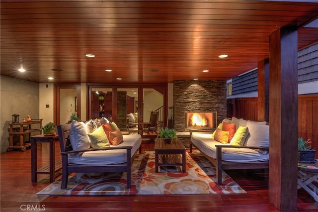 436 32nd St, Manhattan Beach, CA 90266 - building lobby with wooden ceiling and recessed lighting