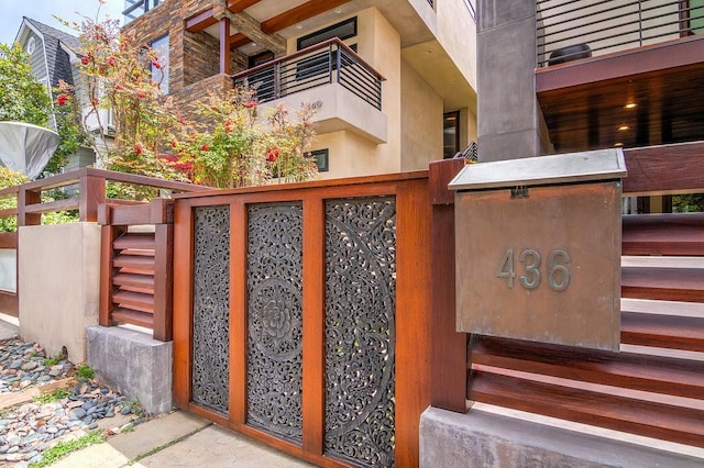 436 32nd St, Manhattan Beach, CA 90266 - view of gate