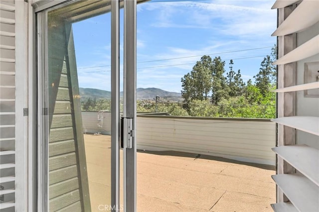 33645 Kobe Rd, Agua Dulce, CA 91390 - entryway featuring a mountain view