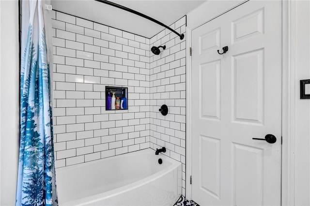 33645 Kobe Rd, Agua Dulce, CA 91390 - full bathroom featuring shower / tub combo with curtain