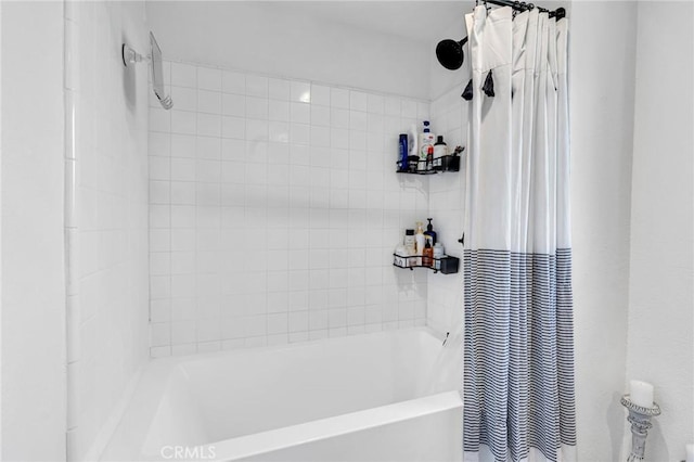 33645 Kobe Rd, Agua Dulce, CA 91390 - bathroom featuring shower / bath combination with curtain