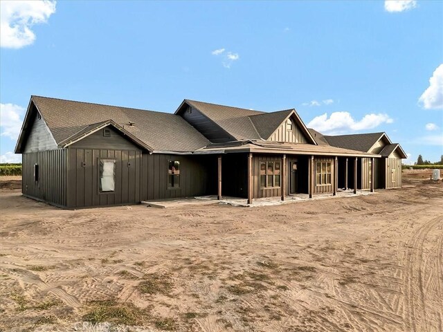 605 S Anderson A Rd, Exeter, CA 93221 - view of front facade with board and batten siding