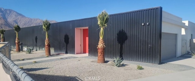 1880 Sharon Rd, Palm Springs, CA 92262 - view of outdoor structure with a mountain view and driveway