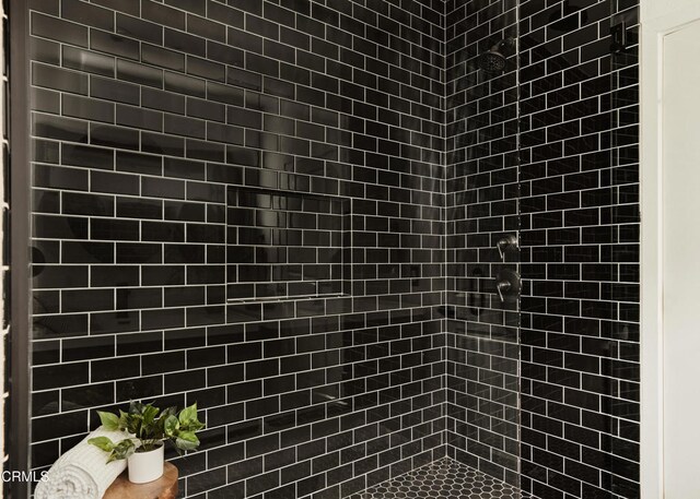 3826 Clayton Ave, Los Angeles, CA 90027 - bathroom with a tile shower