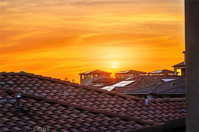 27 Alessio, Lake Forest, CA 92630 - exterior view of a tile roof