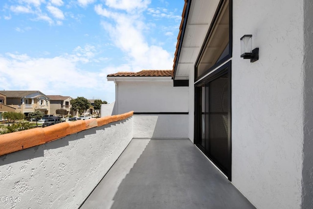 3960 W Hemlock St, Oxnard, CA 93035 - view of patio featuring a residential view and a balcony