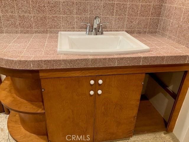 9656 Green Verdugo Dr, Shadow Hills, CA 91040 - detailed view of a sink