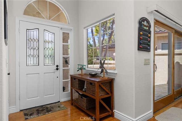744 Clearview Ln, San Luis Obispo, CA 93405 - entryway featuring wood finished floors and baseboards