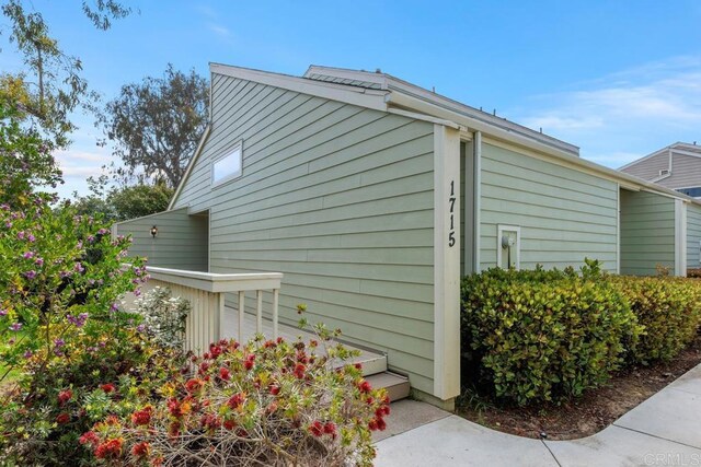 1715 Kennington Rd, Encinitas, CA 92024 - view of side of property