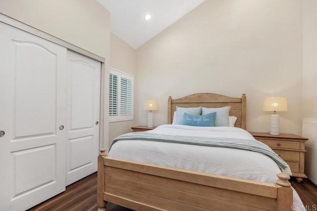 1715 Kennington Rd, Encinitas, CA 92024 - bedroom featuring dark wood-style floors, lofted ceiling, a closet, and recessed lighting