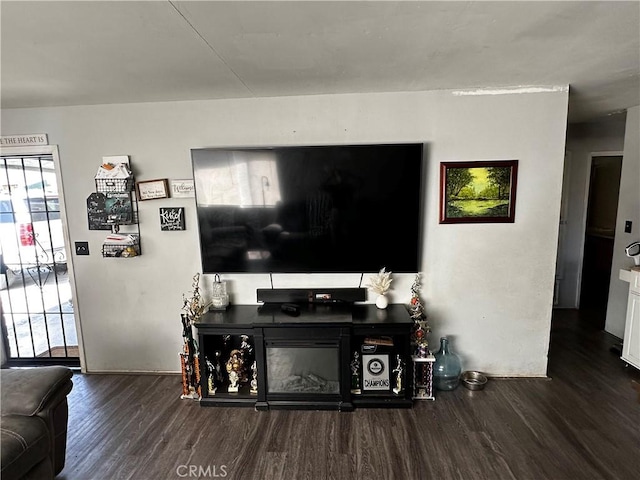 351 Armory Rd, Barstow, CA 92311 - living room with wood finished floors