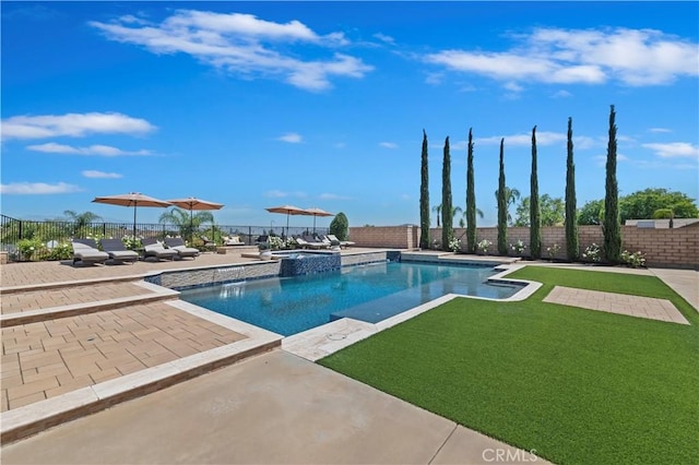 1663 Spyglass Dr, Corona, CA 92883 - view of swimming pool featuring a patio area and a pool with connected hot tub