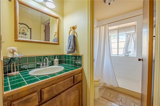 5030 Creek Front Rd, Catheys Valley, CA 95306 - full bath featuring toilet, a shower with curtain, vanity, and tile patterned floors