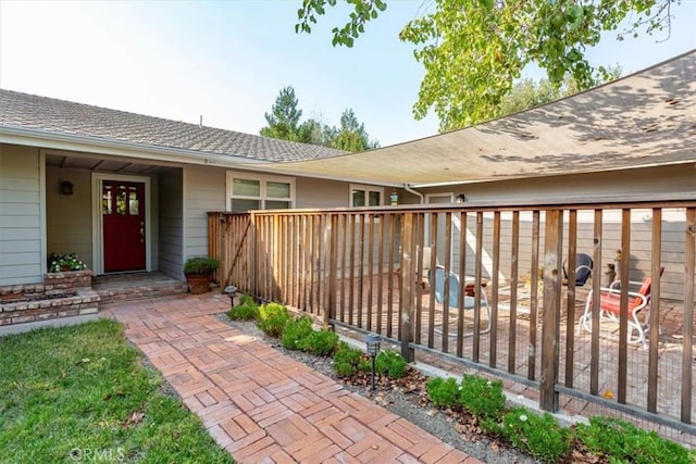 225 Hacienda Ave, San Luis Obispo, CA 93401 - property entrance featuring a shingled roof