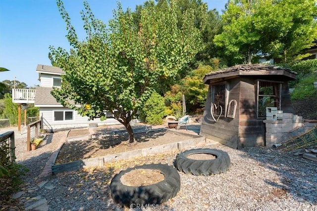 225 Hacienda Ave, San Luis Obispo, CA 93401 - view of yard with a fire pit