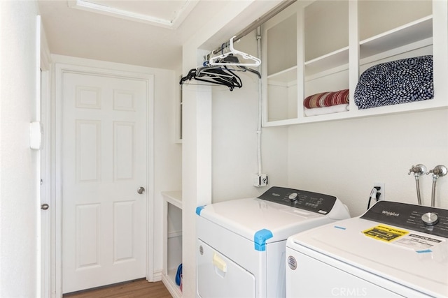 43419 Olive Ave, Hemet, CA 92544 - laundry area featuring washing machine and clothes dryer and light wood-style flooring