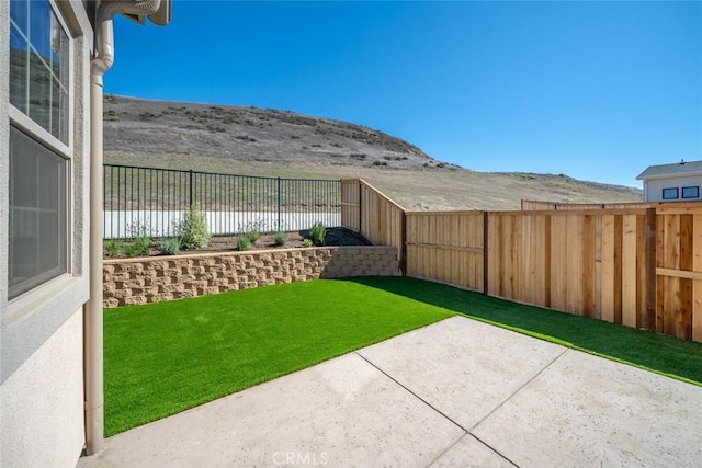 4140 Hillside Dr, San Luis Obispo, CA 93401 - view of yard featuring a patio and a mountain view