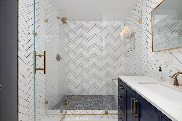 426 Ultimo Ave, Long Beach, CA 90814 - bathroom featuring a stall shower and vanity