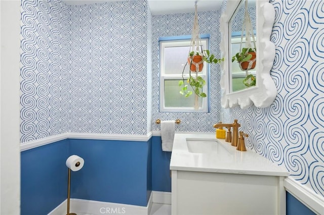 426 Ultimo Ave, Long Beach, CA 90814 - bathroom with vanity