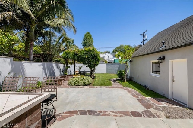 426 Ultimo Ave, Long Beach, CA 90814 - view of patio featuring a fenced backyard