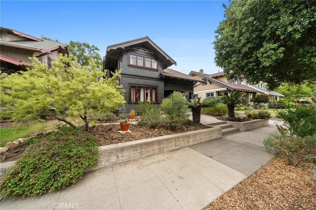 1218 French St, Santa Ana, CA 92701 - view of front of property