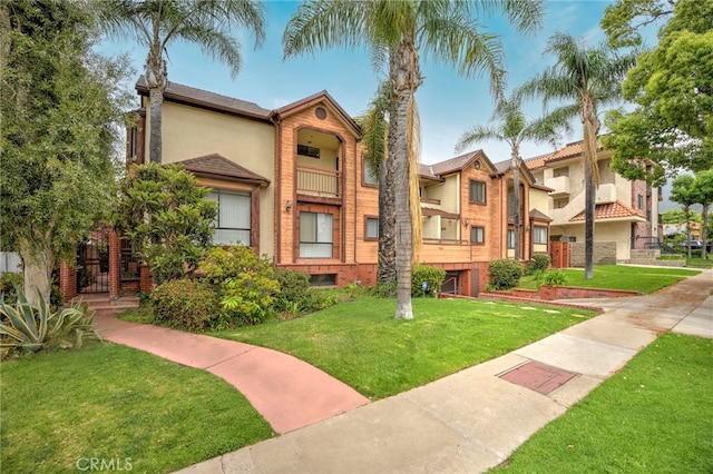 1161 Spazier Ave Unit 4, Glendale, CA 91201 - view of home's community with a lawn