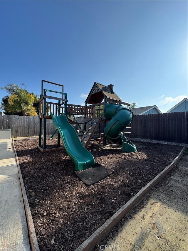 3542 Ponderosa Dr, Oceanside, CA 92058 - community playground with fence