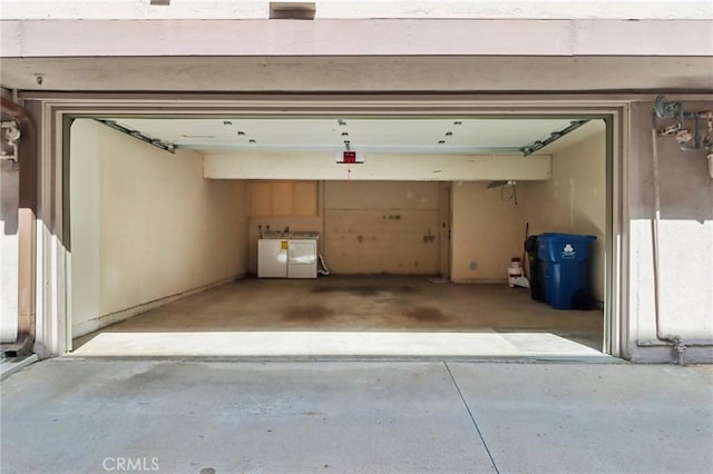 4515 Alla Rd Unit 2, Marina Del Rey, CA 90292 - garage with independent washer and dryer and a garage door opener