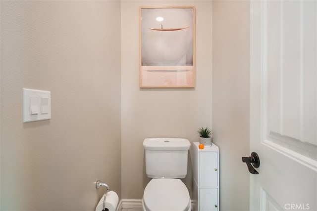 29048 N W Hills Dr, Valencia, CA 91354 - bathroom with toilet