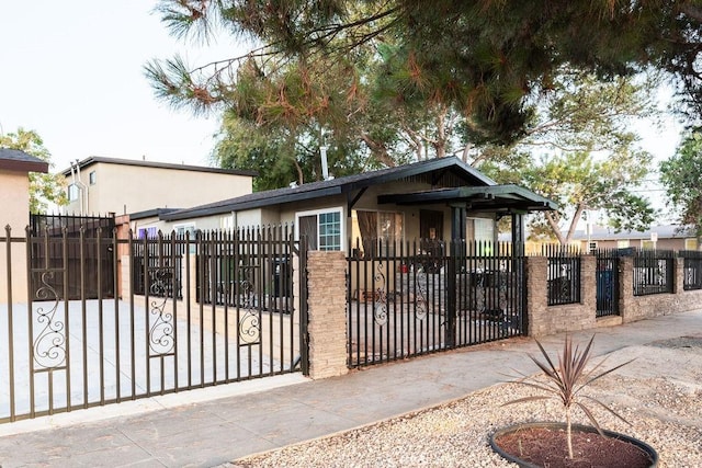 4401 La Clede Ave, Los Angeles, CA 90039 - gate with a fenced front yard