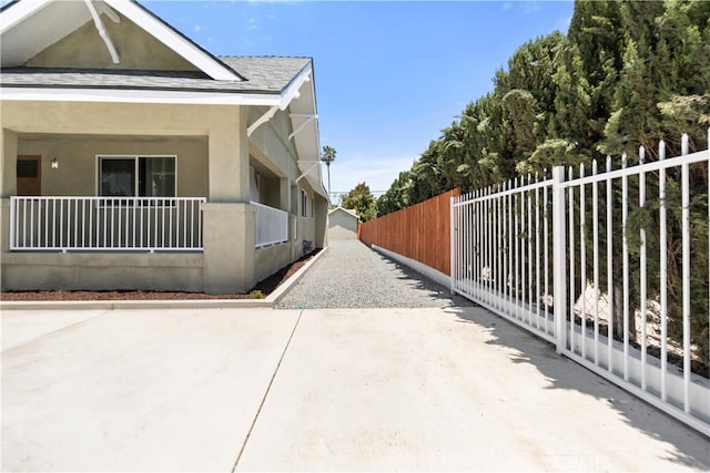 1251 Leighton Ave Unit 1251, Los Angeles, CA 90037 - view of side of property with stucco siding