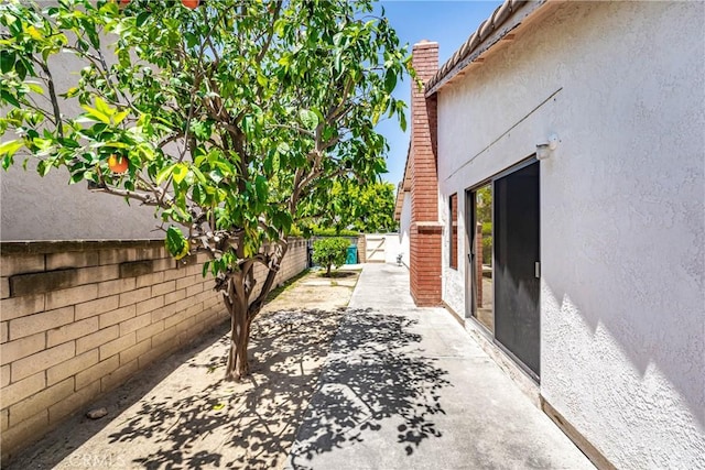 24752 Via, San Anselmo, Mission Viejo, CA 92692 - view of yard with fence and a patio area