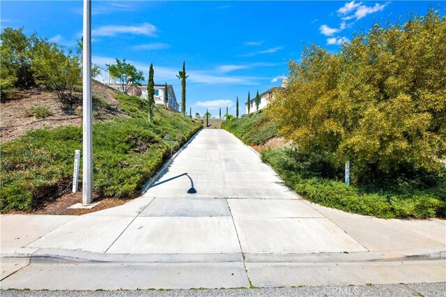 8 Via Del Fico Ct, Lake Elsinore, CA 92532 - view of community
