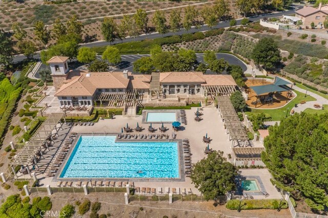 8 Via Del Fico Ct, Lake Elsinore, CA 92532 - drone / aerial view of a pool