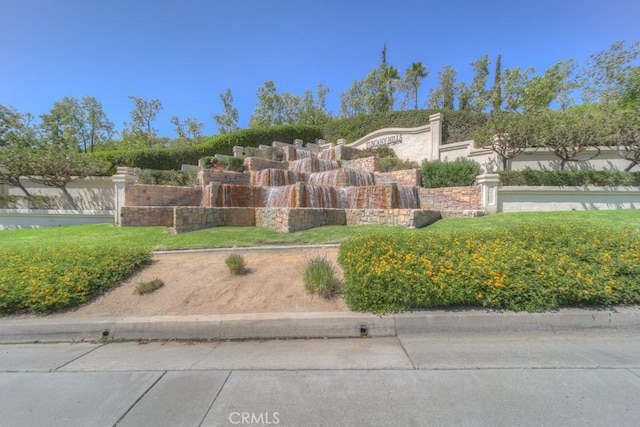 8 Via Del Fico Ct, Lake Elsinore, CA 92532 - view of community / neighborhood sign