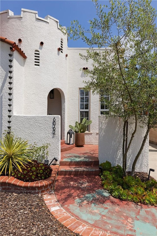 6062 Gaviota Ave, Long Beach, CA 90805 - view of front facade featuring stucco siding