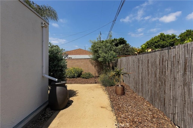 6062 Gaviota Ave, Long Beach, CA 90805 - view of yard featuring fence