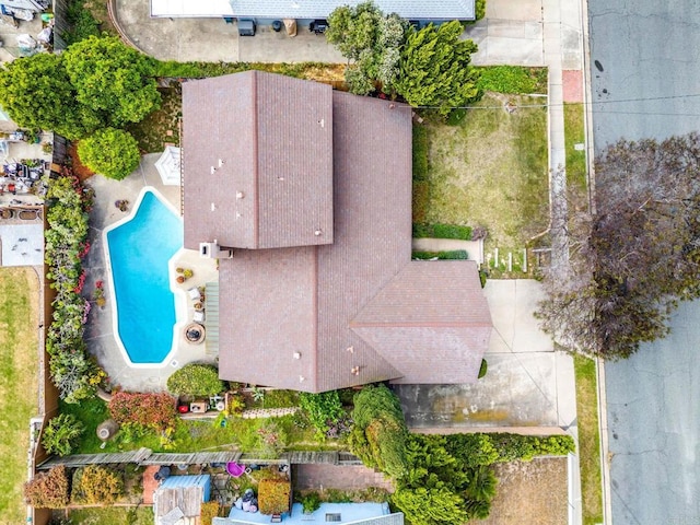 bird's eye view of a pool area