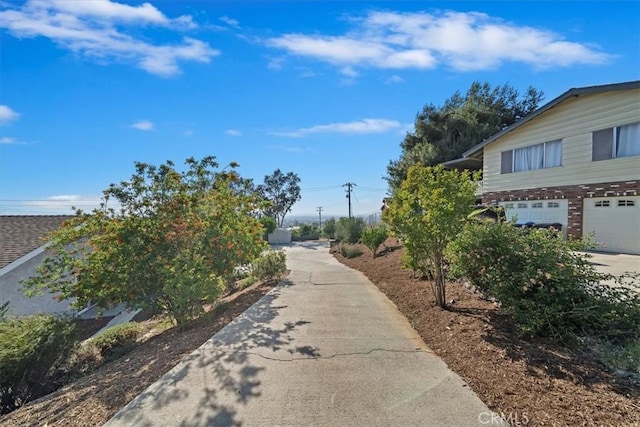 4180 Mount Baldy Ct, Norco, CA 92860 - view of community featuring a garage