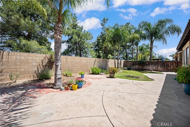 28264 Spring Creek Way, Menifee, CA 92585 - fenced backyard with a patio area